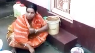Pissed off Desi Bhabi Shitting