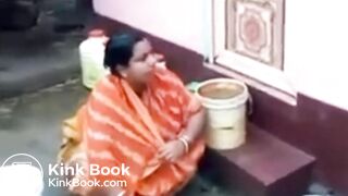Pissed off Desi Bhabi Shitting