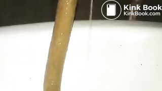 Asian girl shitting - video 10