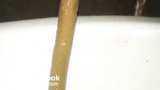 Asian girl shitting - video 10