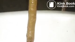 Asian girl shitting - video 10