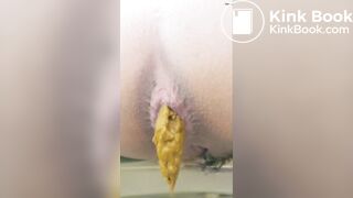 Girl pooping on the toilet - video 45