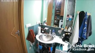 Woman pooping in Toilet 231