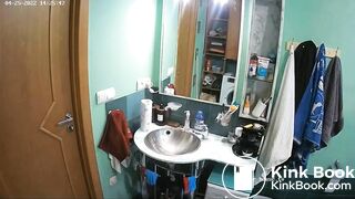 Woman pooping in Toilet 231