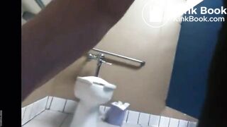 Pooping blonde - video 3