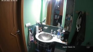 Woman pooping in Toilet 230
