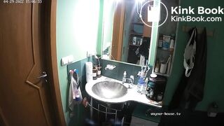 Woman pooping in Toilet 230