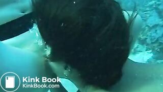 Shitting underwater - video 2