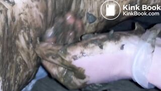 Fingering her with dogpoo