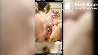 Blond pooping 2