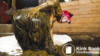 Catwoman Lyndra in cowshit