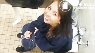 Girl caught on toilet - video 7