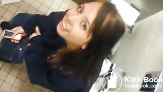 Girl caught on toilet - video 7