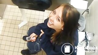 Girl caught on toilet - video 7