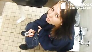 Girl caught on toilet - video 7