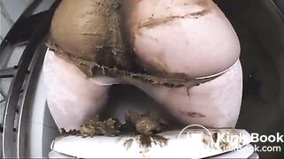 Sweet betty shitting in pantyhose