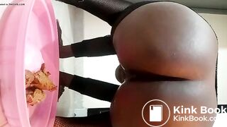 my east african girl pooping