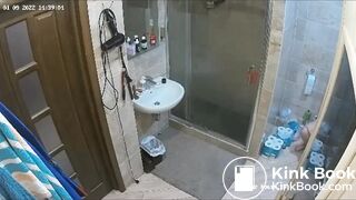 Woman pooping in Toilet 220