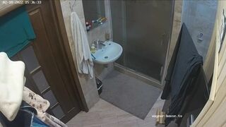 Woman pooping in Toilet 208