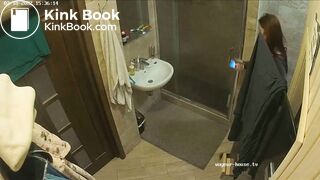Woman pooping in Toilet 208