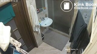 Woman pooping in Toilet 208