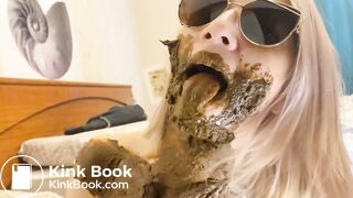 yummy scat eating - video 2