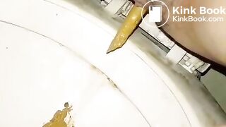 Asian woman having a shit - video 2