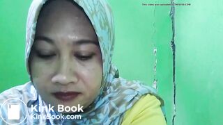 HIJAB DIARRHEA FART PT2