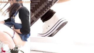 Asian girl shitting - video 4