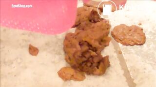 Shorts poop - video 8
