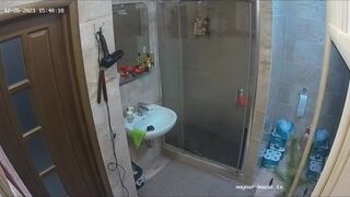 Woman pooping in Toilet 206