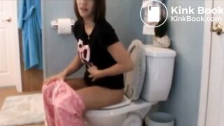 Girl diarrhea toilette