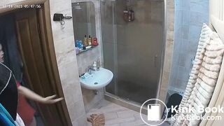 Woman pooping in Toilet 199