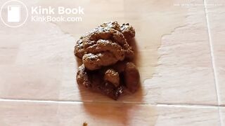 BEAUTIFUL GIRL POOPING AND PISSING