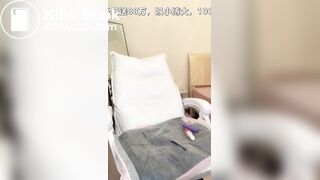 美女溪水