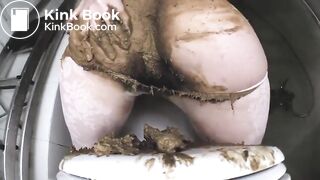 Huge poop in pantyhose