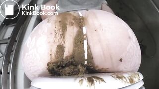 Huge poop in pantyhose
