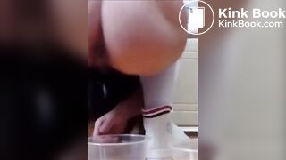 Chinese girl vore fish and shit out （scat warning）