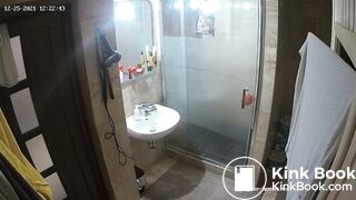 Woman pooping in Toilet 186