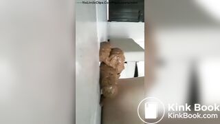 Pooping - video 440
