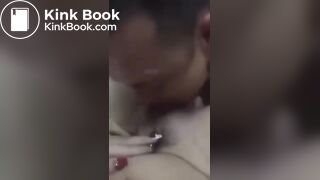 Up mặt vào lồn vét máng