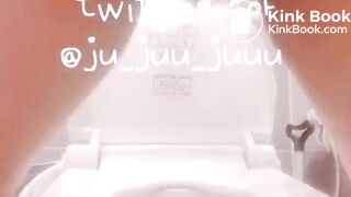 Korean girl pooping on toilet - video 4