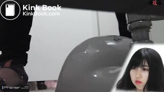 hot college girl takes a shit