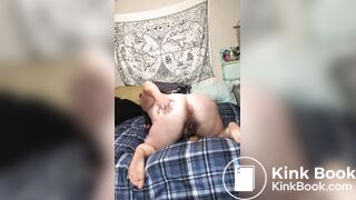 Bbw poop on bed