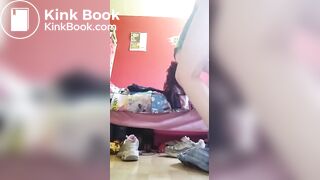 Teen pee and poo her jeans