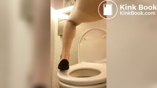 Beautiful teen public shitting