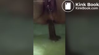 Pooping lady - video 3