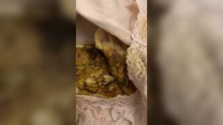 I found a 1eaked woman’s pants & pad