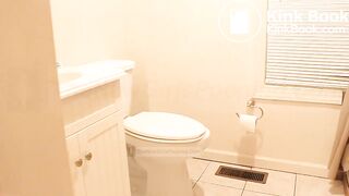 Молодая девушка какает 1