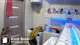 Woman pooping in Toilet 163
